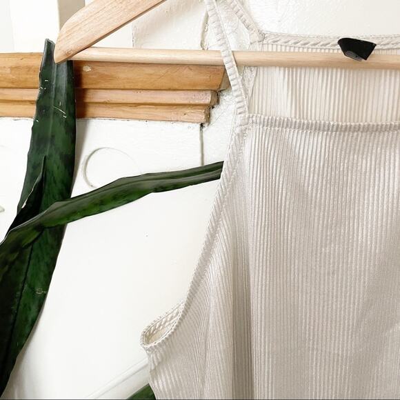 ALCOTT Silver sleeveless ribbed metallic blouse S - Picture 2 of 7